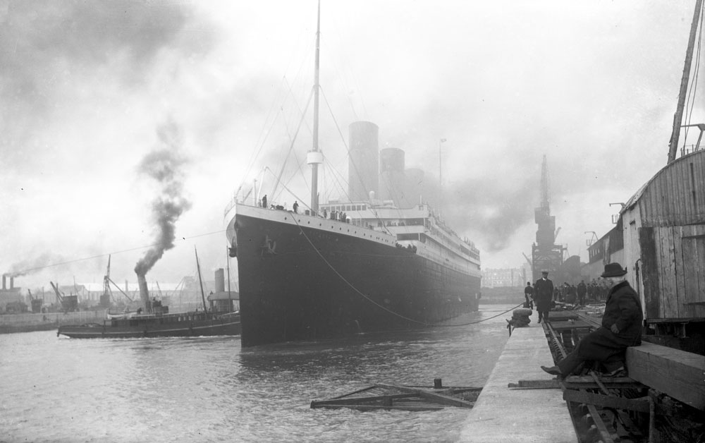 El Titanic saliendo del Puerto de Southampton con destino al desastre El Titanic saliendo del Puerto de Southampton con destino al desastre